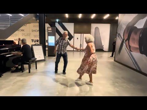 Rockabilly Dancing Amazes Bystanders At The Piano #Video