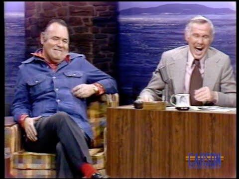 Jonathan Winters tells drinking stories of Johnny and him when they were younger