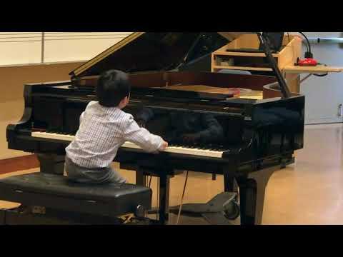 Mozart Sonata No 16, K545 - Evan Lê Video - 6 years old