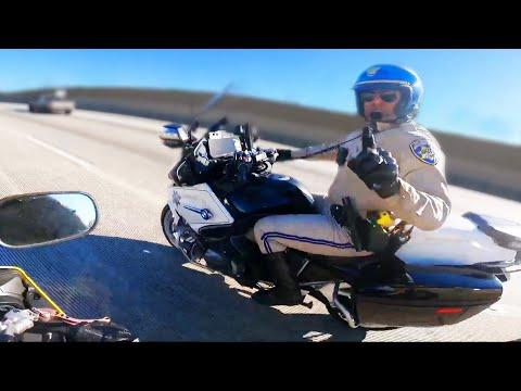 The Most Chill Police Officer - Your Daily Dose Of Internet #Video