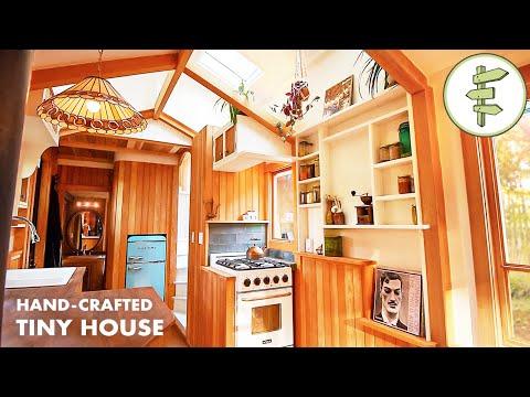 Carpenter's Wonderfully Hand-Crafted Tiny House with Clever Layout & Design – Quick Tour #Video