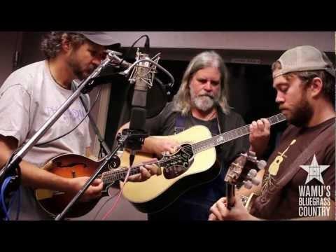 Leftover Salmon - Aquatic Hitchhiker [Live At WAMU's Bluegrass Country]