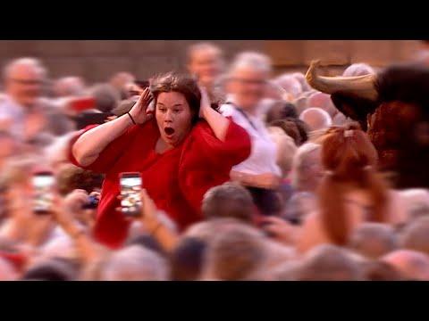 Shocking: Bull attacks woman at concert! — Andre Rieu #Video