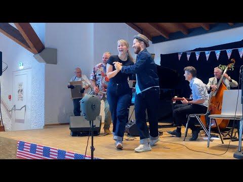 Blue Jeans Boogie Woogie by Sondre, Tanya and Silvan Zingg! #Video