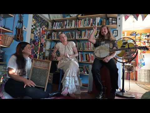 Railroad Bill - Spoon Lady & Dusty Whytis & Sara #Video
