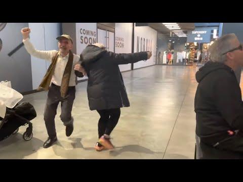 Mary Poppins Rocks The Mall - Public Dance! #Video