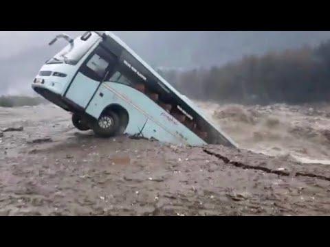 Bus Gets Taken By Massive Flood. Your Daily Dose Of Internet