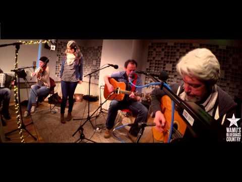 Solas - Girls On The Line [Live At WAMU's Bluegrass Country]