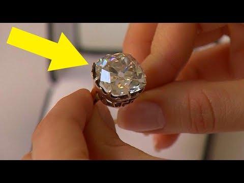 Woman Wears $13 Ring For 30 Years, Looks Again And Realizes She’s A Millionaire