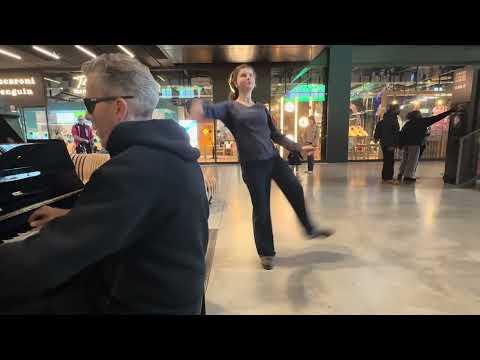 From Ballet To Boogie Woogie In The Shopping Mall #Video