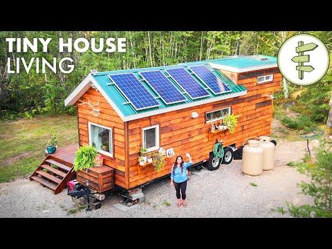 Woman Living Off-Grid in Her Tiny House in Northern Canada