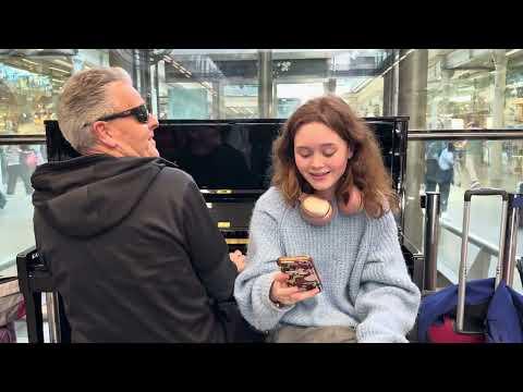 Teenager Digs Mary Poppins At The Public Piano #Video