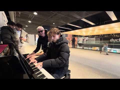 Hypnotic Piano Dudes Playing Cool Riffs In Public #Video