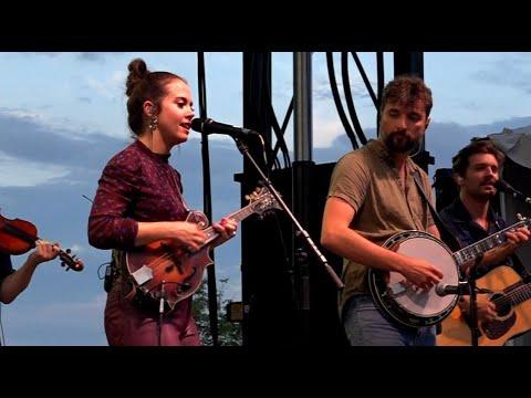 Sierra Hull rippin' fast bluegrass! 'What Do You Say' Grey Fox 2023 #Video