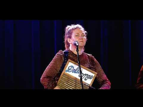 Della Mae covers Fastball's 'The Way' TCAN Natick, MA 10/2/26 #Video