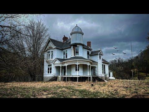 Beautiful 152 year old Abandoned Mansion in Tennessee *Incredible Woodwork #Video