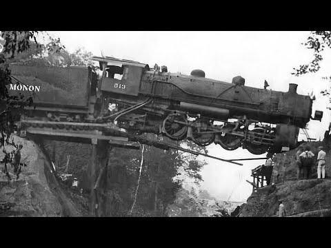On the Edge of Disaster: Vintage Train Wrecks in Stunning Detail #Video