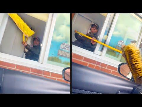 McDonald's Workers Have Zero Patience - Your Daily Dose Of Internet #Video