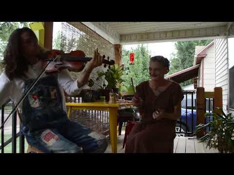 Timothy Kelley & Spoon Lady - some porch fiddlin' #Video